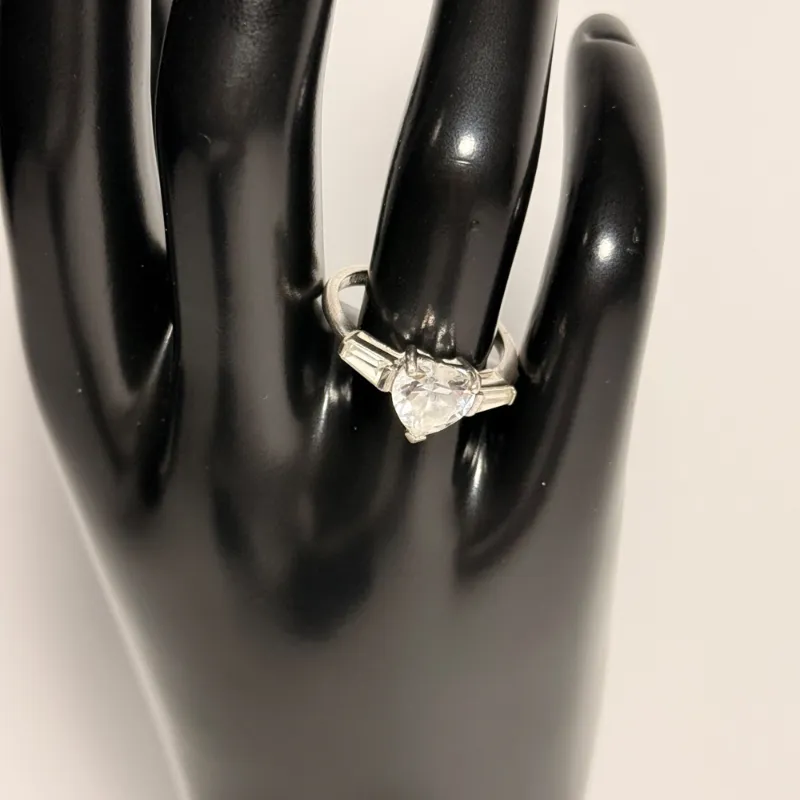 Anillo Corazón en Plata 925 con Zirconia – Elegancia Romántica y Brillo Infinito