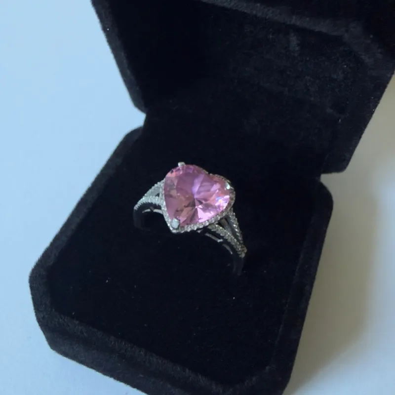 💖 Anillo de Plata 925 con Corazón Rosa Brillante – Elegancia y Romance