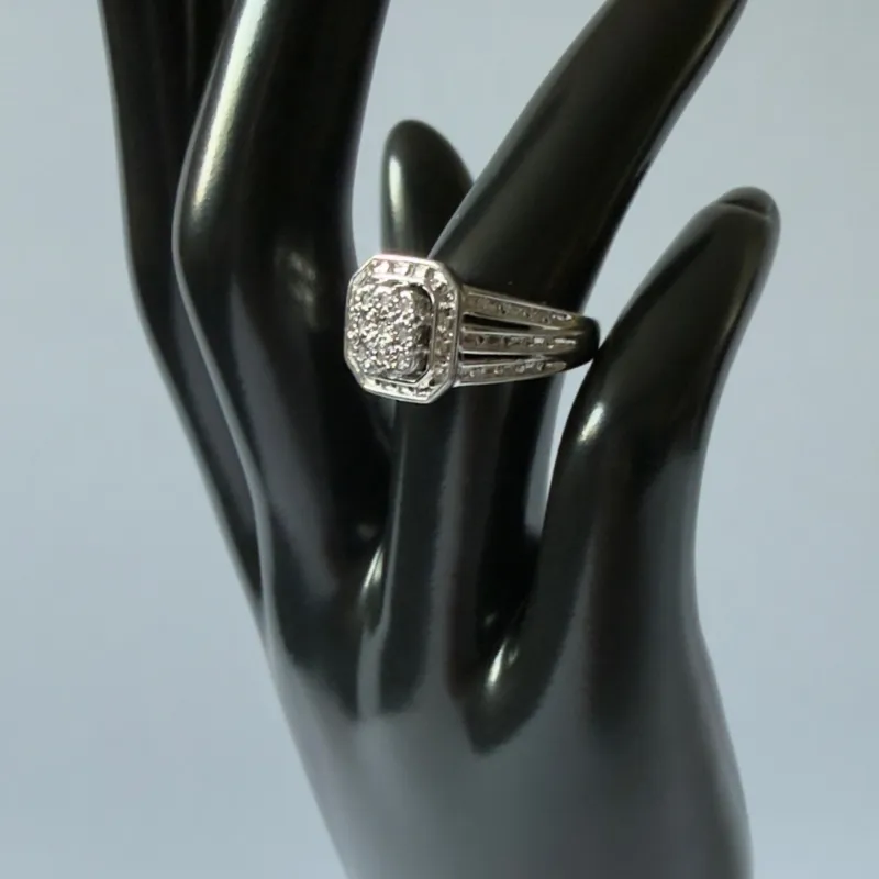 Anillo de Plata 925 con Diseño Elegante y Brillo Deslumbrante