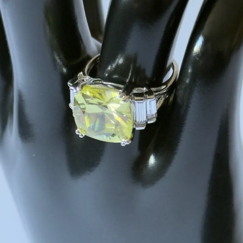 💛 Anillo de Plata 925 con Piedra Amarilla Corte Esmeralda – Talla 1