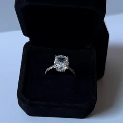 Anillo de Plata 925 con Piedra Central Brillante – Talla 5