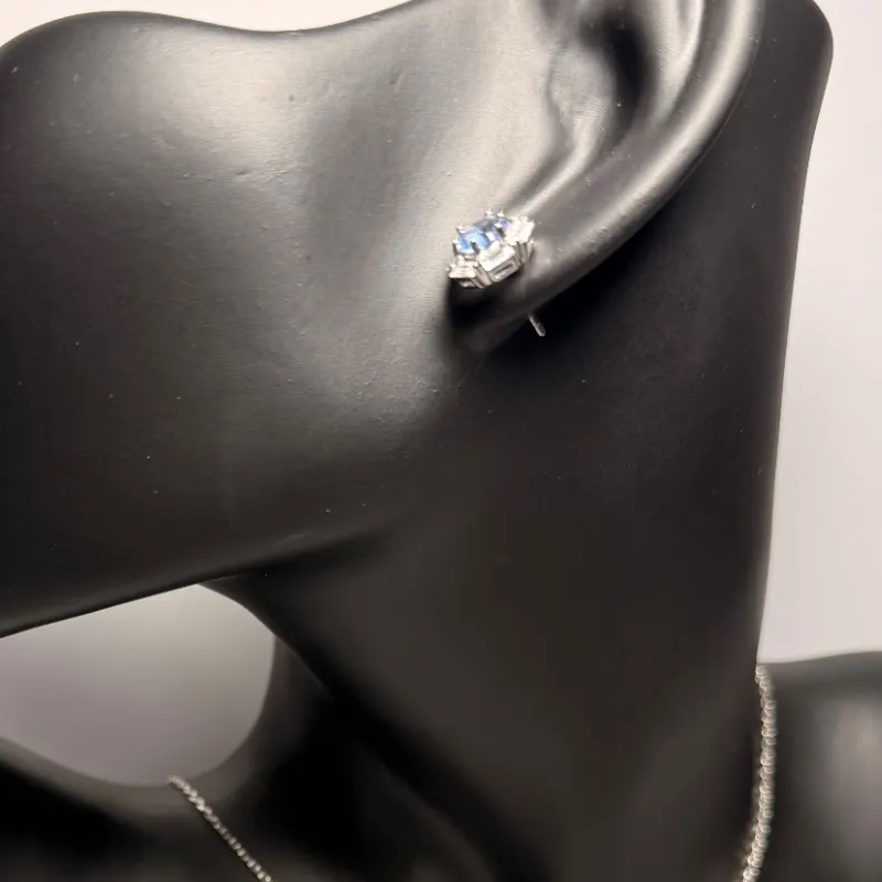 Aretes Elegance Sky en Plata 925 con Zirconia Azul – Brillo Fino y Sofisticado