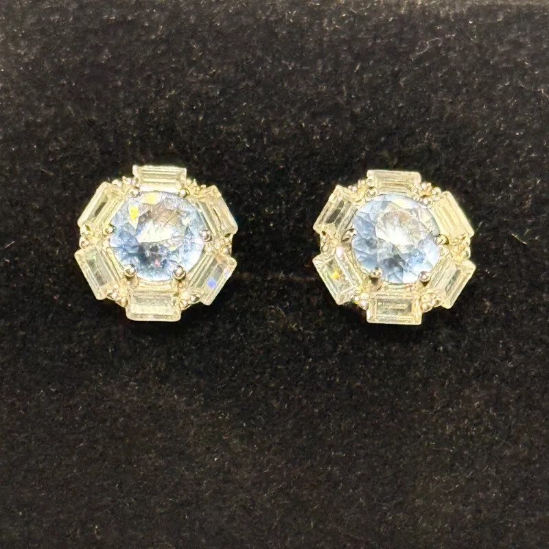 Aretes Elegance Sky en Plata 925 con Zirconia Azul – Brillo Fino y Sofisticado