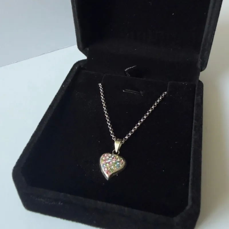 Collar Corazón Multicolor en Plata 925 – Elegancia y Brillo Único