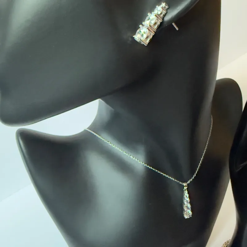 ✨ Juego Elegante de Plata 925 con Zirconias – Collar, Aretes, Pulsera y Anillo ✨