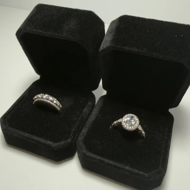 Set de Anillos de Compromiso Elegante ✨ | Diseño Halo & Banda Brillante