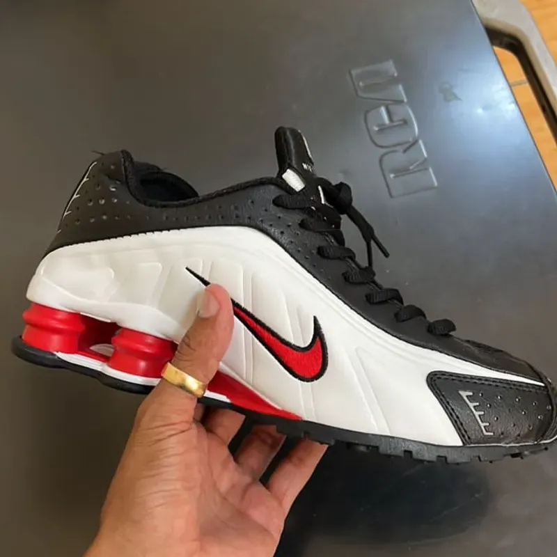Nike Shox 4 (Blanco y Rojo)