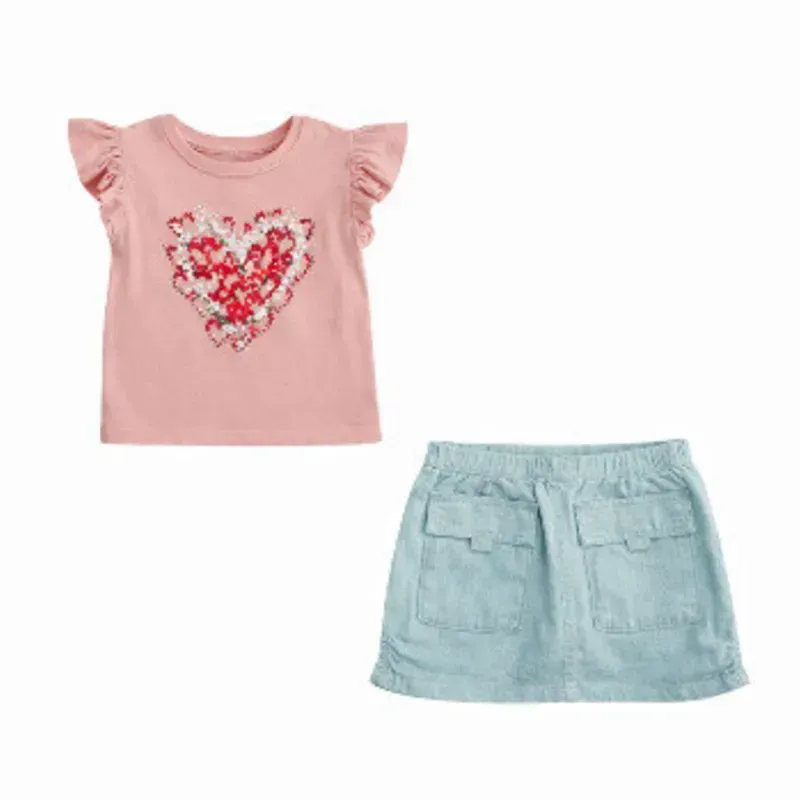 Conjunto de Pullover con Corazones y Saya