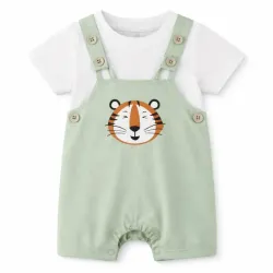 Overol Blanco y Verde Pastel con Pullover de Tigre 