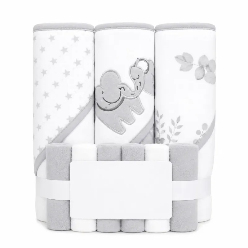 Set de Tres Toallas con Capucha + Seis Toallitas