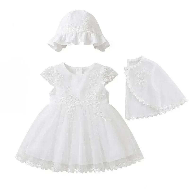 Vestido para Bautizo bordado floral y gorro .
