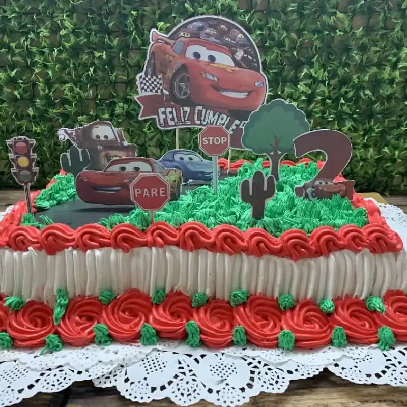 KAKE DE BANDEJA COMPLETA PEROSNALIZADO 