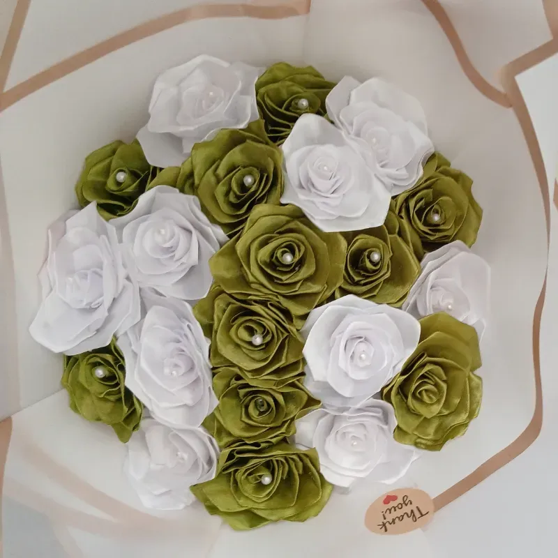 RAMO DE FLORES ETERNAS 🤍💚