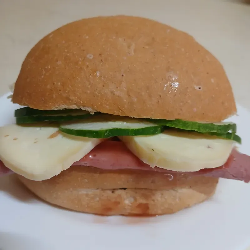 Sandwich de Salame y Queso