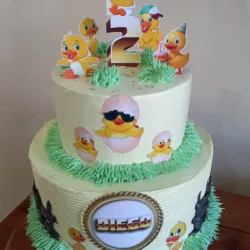 CAKE DE MERENGUE TEMÁTICO DE DOS PISOS