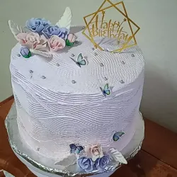 CAKE DOBLE ALTURA CON PASTA DE AZÚCAR