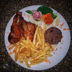 Pollo frito con papas