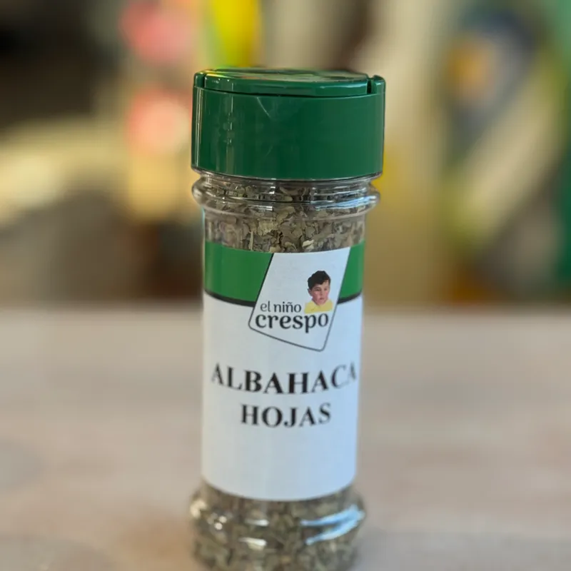 Albahaca en hojas 