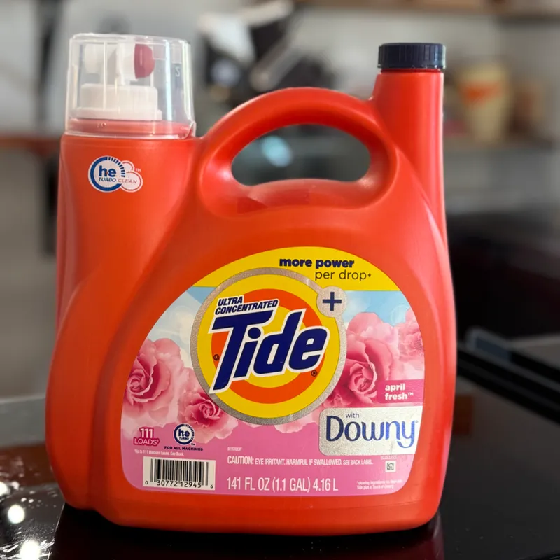 Detergente de lavar líquido TIDE +DOWNY