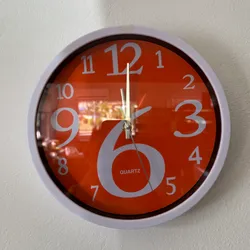 Reloj de pared mediano