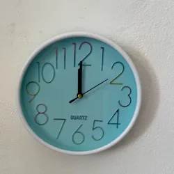 Reloj de pared pequeño