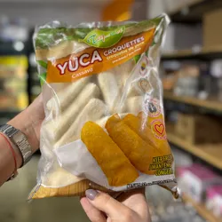 Yuca frita en dedos 