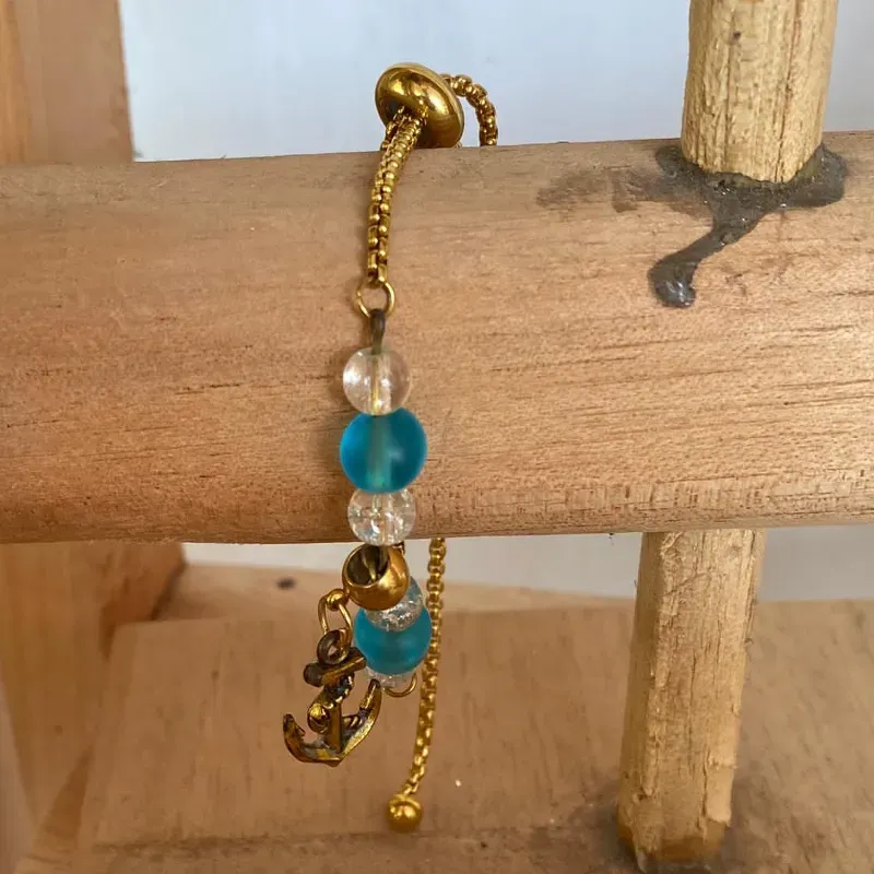 Pulsera dorada de acero 