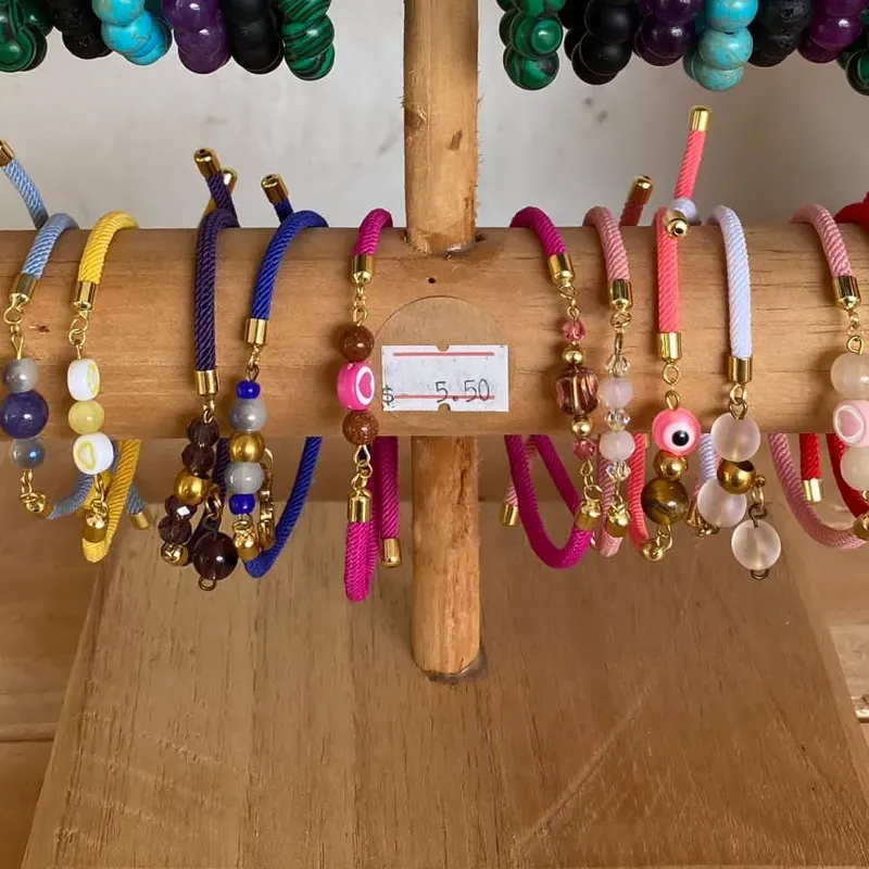 Pulseras de cordón trenzado