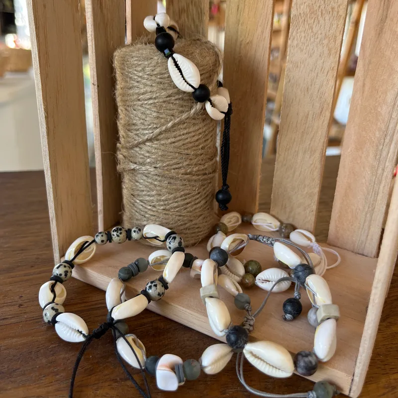 Pulseras de caracoles y piedras 🪨