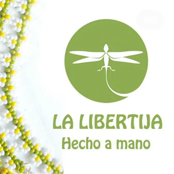 La libertija es la marca personal de la artista plástica Anaís Triana.
Fue creada pensando en el nexo entre lo artístico y lo utilitario, se empeña a través de sus artículos en enfatizar el valor de las técnicas artesanales no industriales, todo aquello que podemos hacer con nuestras manos. Otros valores de la marca son el trabajo en familia, las colaboraciones con proyectos afines y su caracter ECO friendly. Las técnicas tradicionales que se encuentran en sus productos son: Tejido con cuentas, bisuteria con resina, grabado tanto en papel artesanal como en textiles,   muñequería con tela y técnicas de patchwork, pintura, dibujo o técnicas de artes plásticas en general.
Muchos de los artículos estan hechos con materiales reutilizados o reciclados.