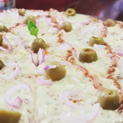 Pizza Napolitana con queso Blanco