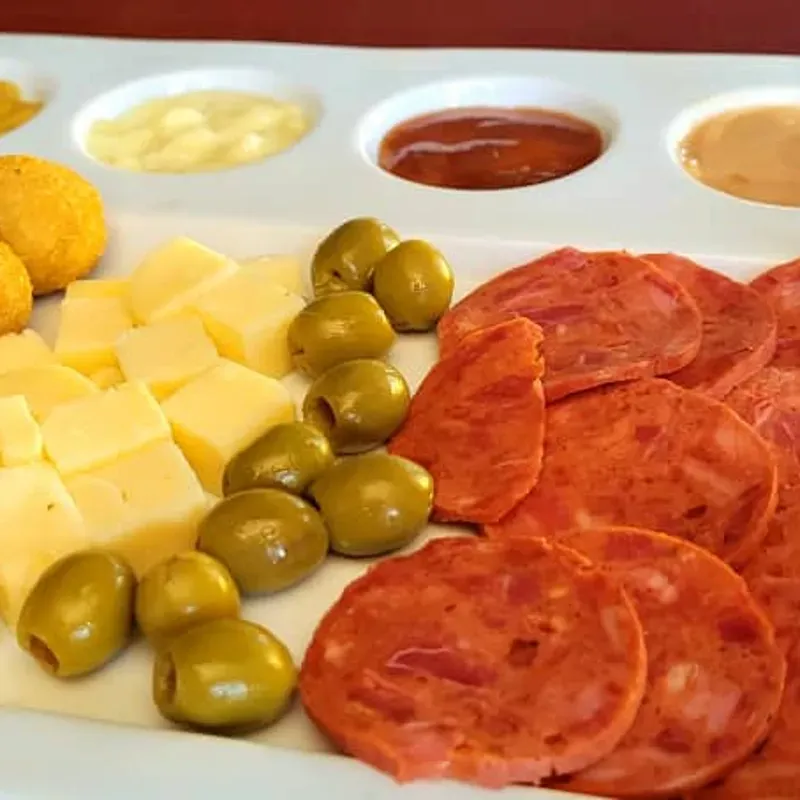 Tabla de Aperitivos La Lonja