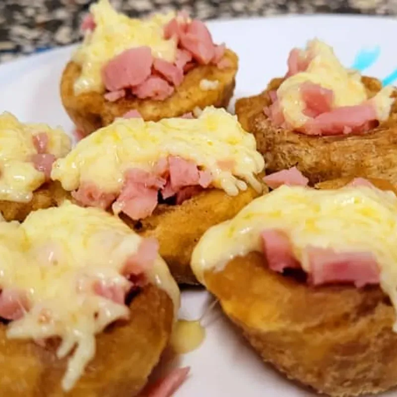 Tostones Rellenos  con Jamón y Queso