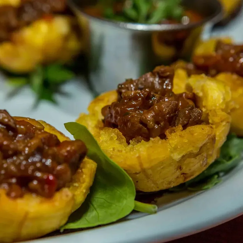 Tostones Rellenos  con Picadillo