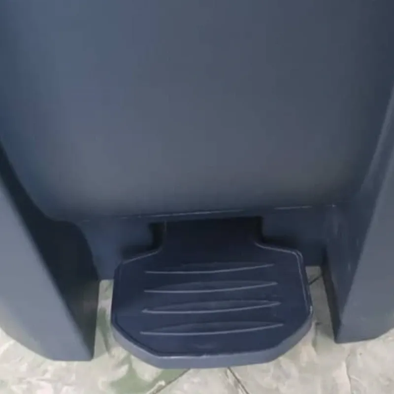 Cesto de basura profesional de plástico duro