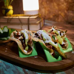 Tacos de Vegetales y Queso