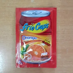 Refresco Frio Cups sabor Naranja ( 1.5Lt )