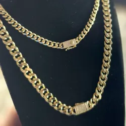 Cadena para caballero