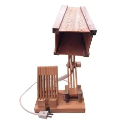 Lámpara Pixar de Madera con Porta Celular