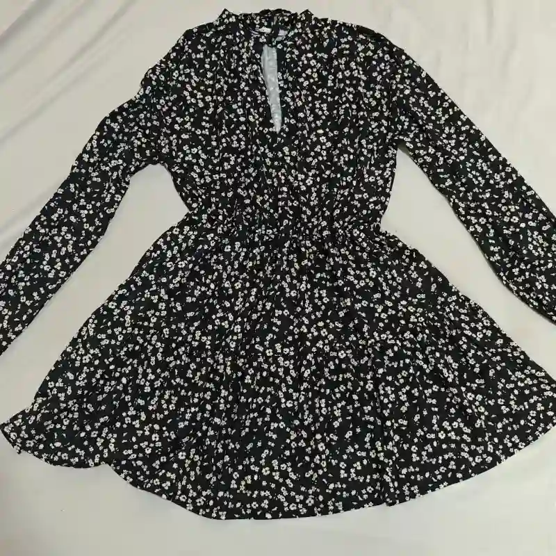 Vestido floral manga larga – Pull & Bear