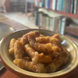 Churros con azúcar y canela 