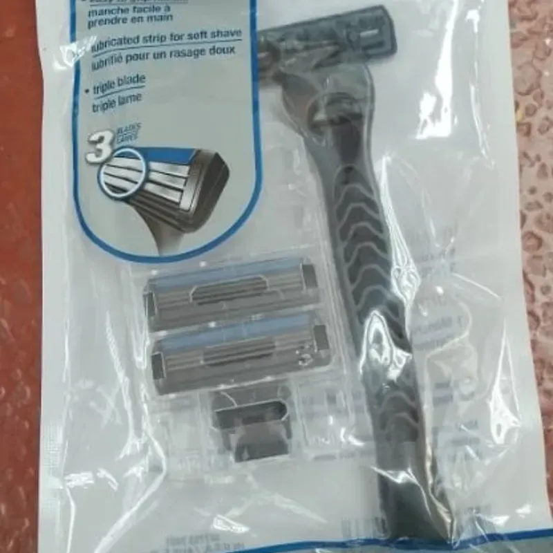 Máquina de afeitar para hombre de 3 hojas con 2 repuestos, Assured