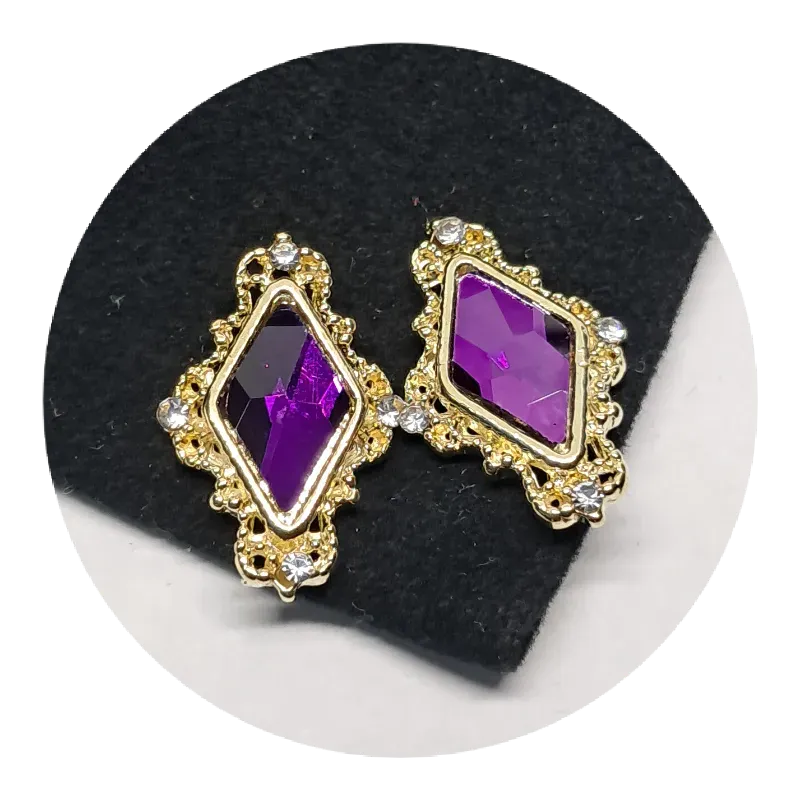 Joya morada en forma de 🔷️