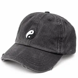 Gorra gris lavado con símbolo yin yang