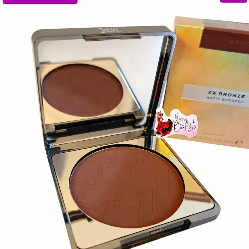 Bronceador en polvo XX Revolution tono Aphotic