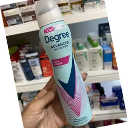 Desodorante Degree en spray