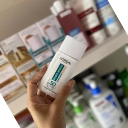 ☀️ L’Oréal Paris Bright Reveal Fluido Diario con Color SPF 50