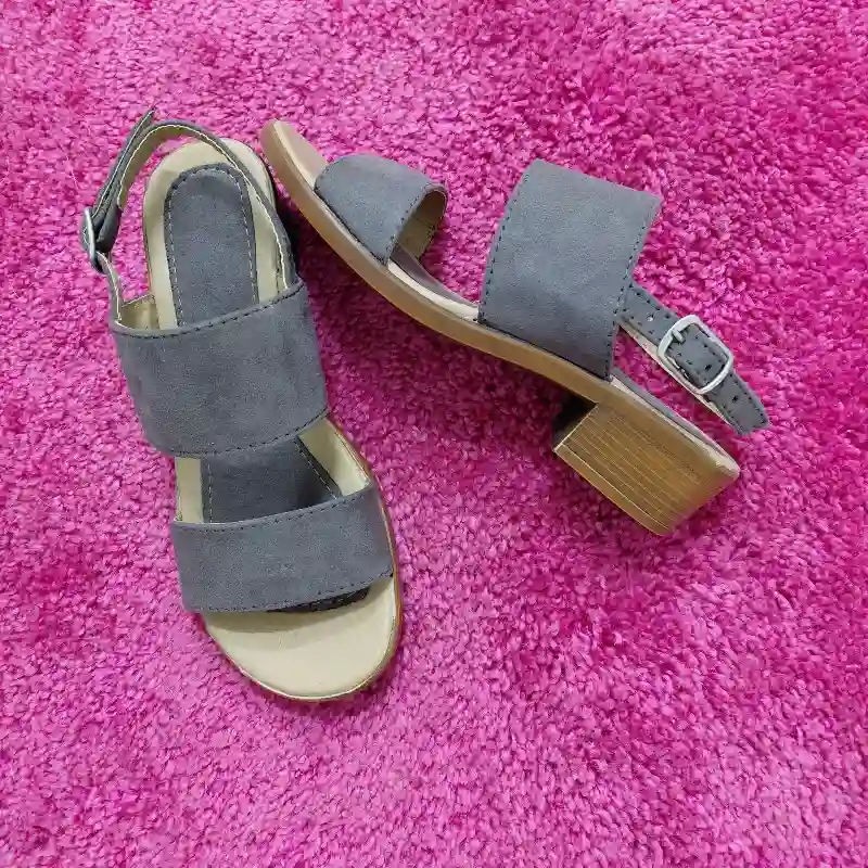 Arisa 2Palas Gris