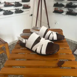 Sandalias Blancas calzadas. Solo por encargo