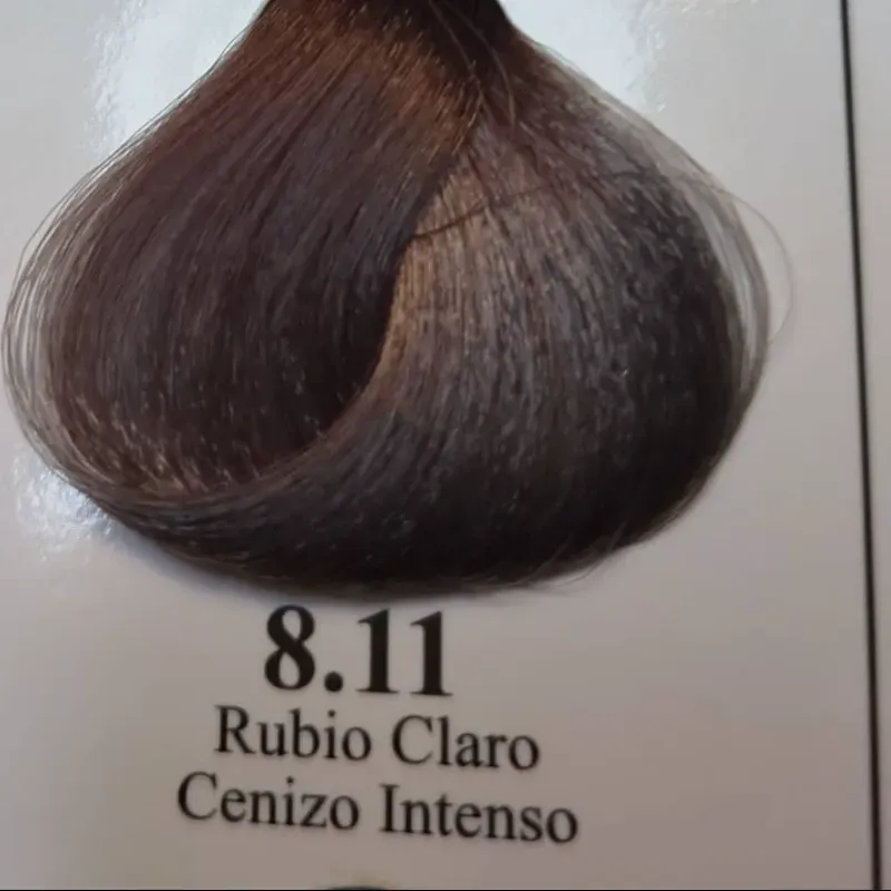 8.11- Rubio Claro Cenizo Intenso 
